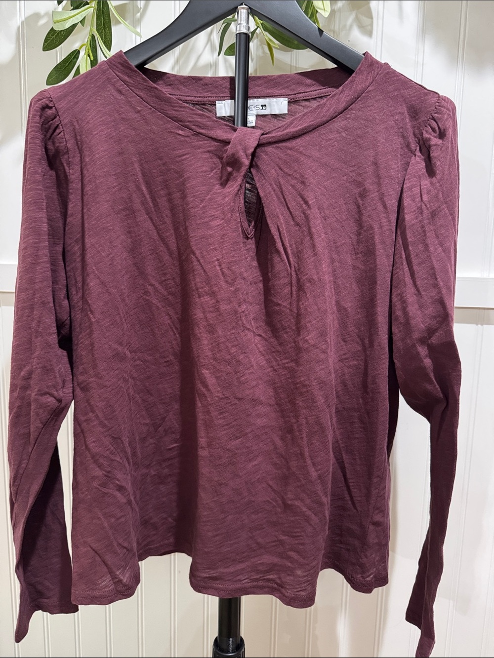 #526 JOE’S JEANS Women's Long-Sleeve Keyhole Top in Wine Burgundy L